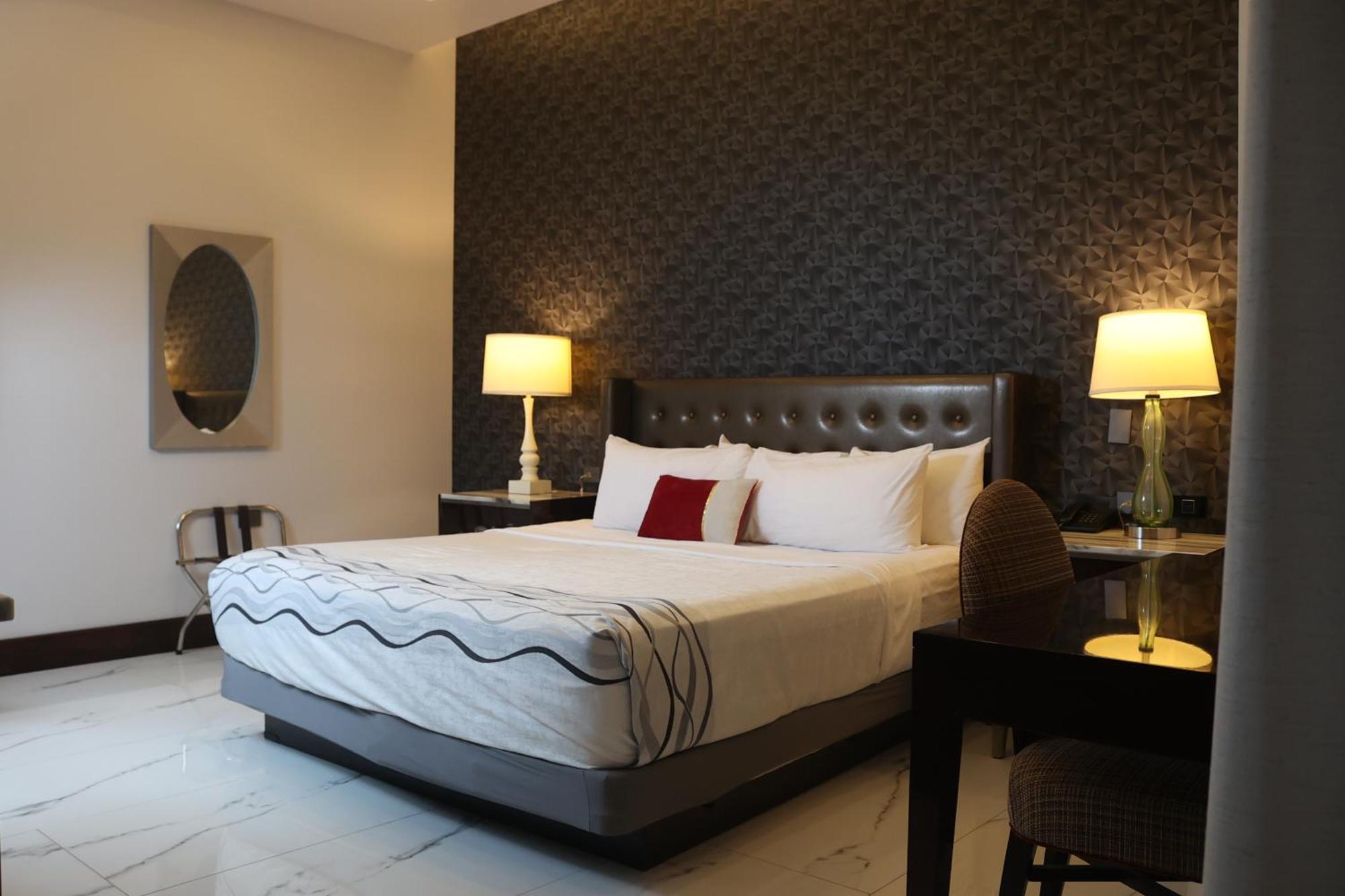 Hotel Wellintown Tijuana Buitenkant foto